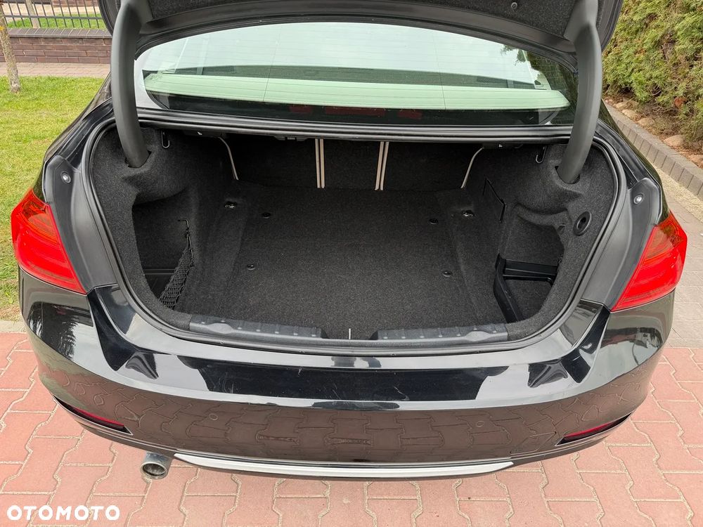 BMW Seria 3 320d Blue Performance Modern Line - 13