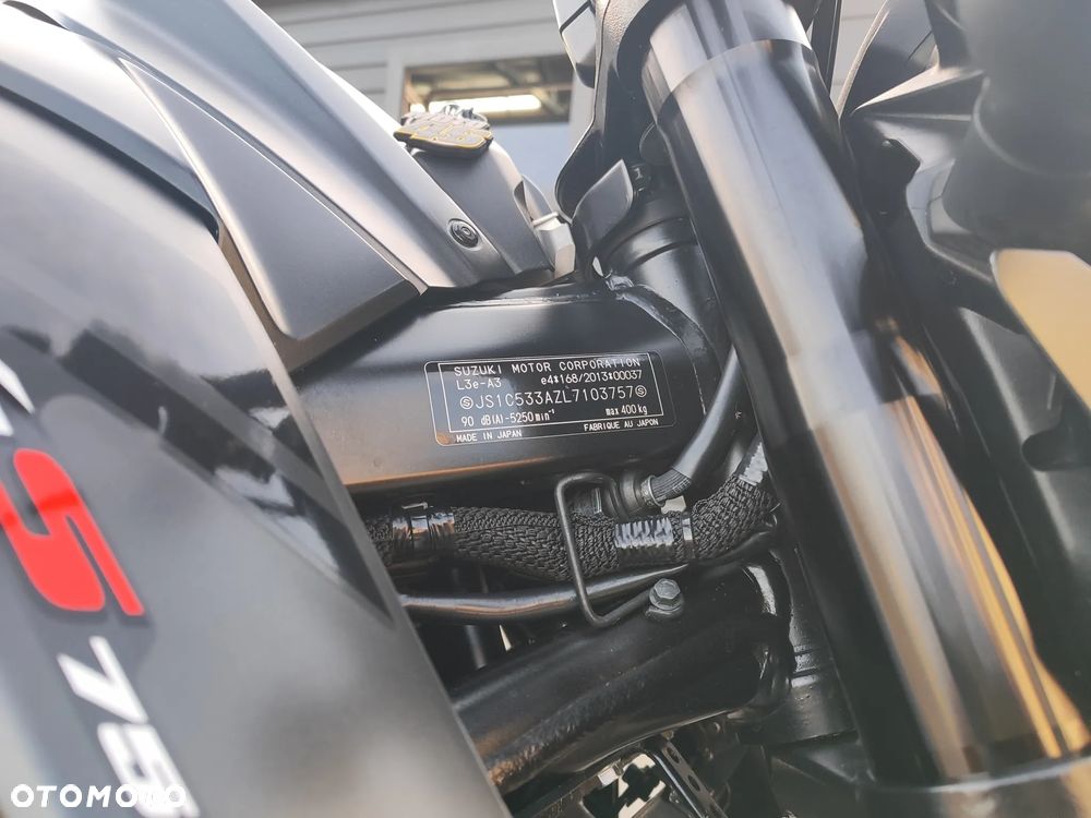 Suzuki GSX - 24