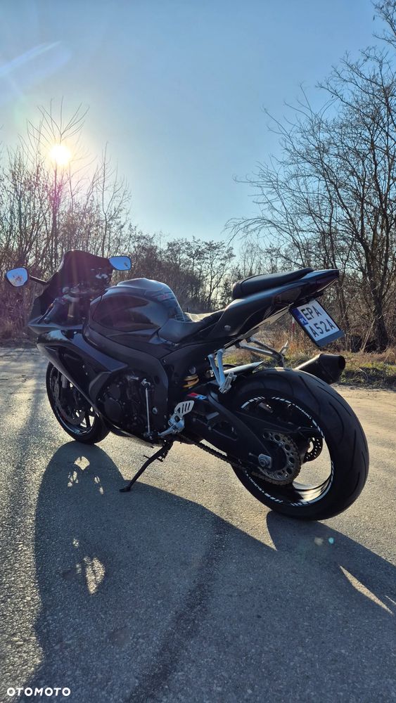 Suzuki GSX-R - 6