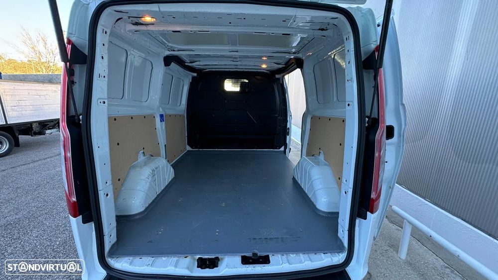 Ford Transit Custom 2.0 TDCi CX Automática - 2