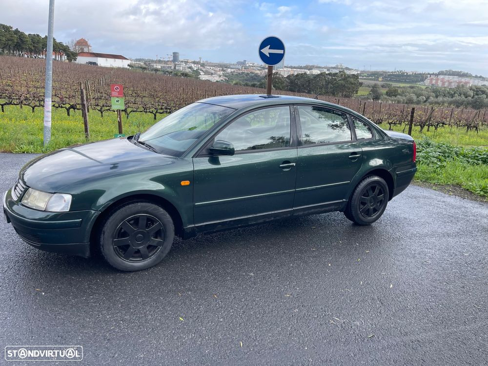 VW Passat 1.9 TDi Confortline - 1