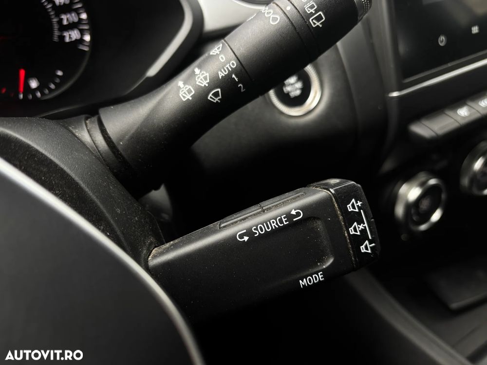 Renault Captur MHEV 140 Techno - 31