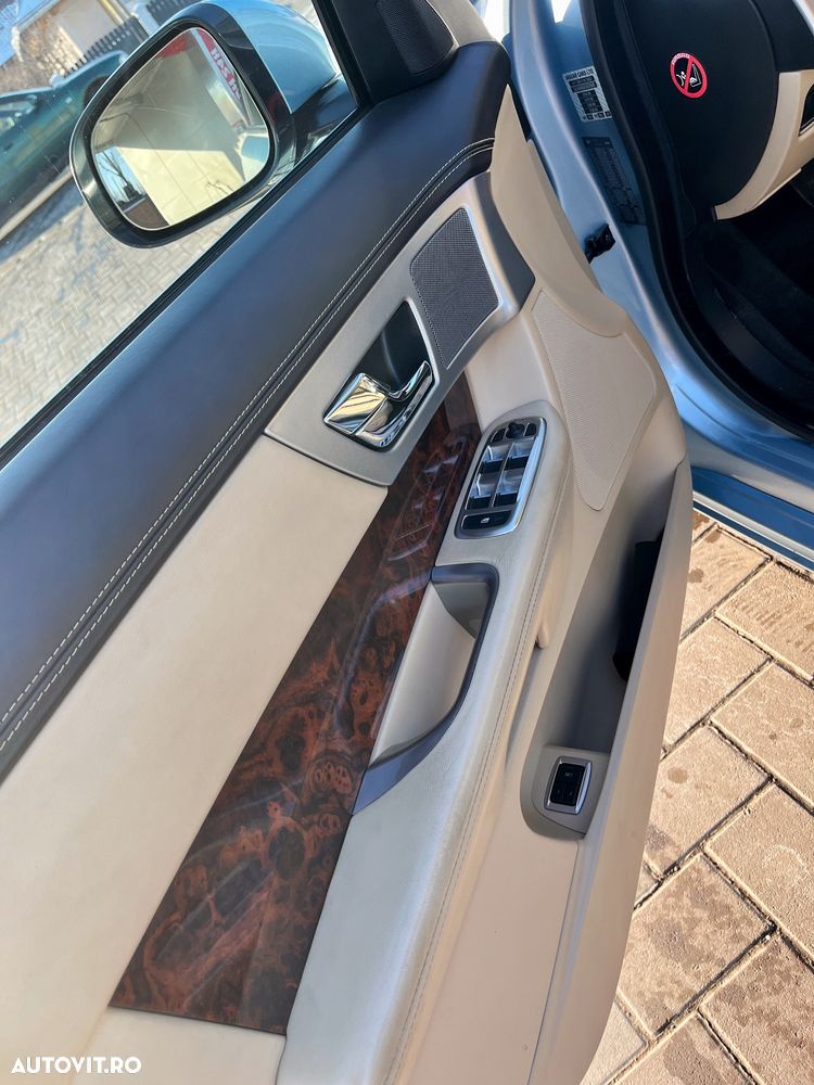 Jaguar XF 2.2 - 8