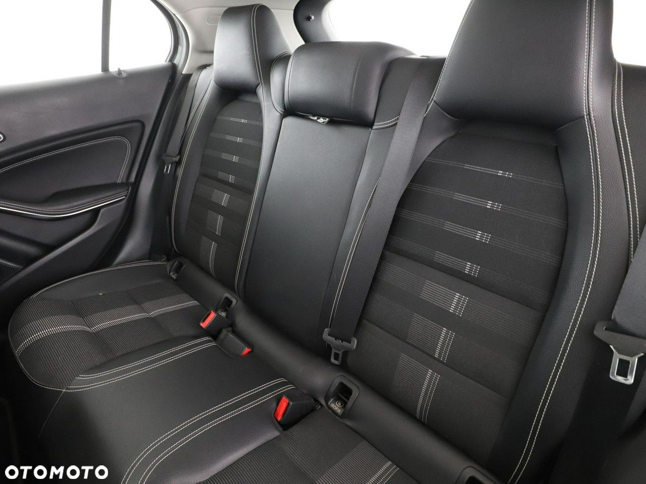 Mercedes-Benz GLA 220 4-Matic Style - 17