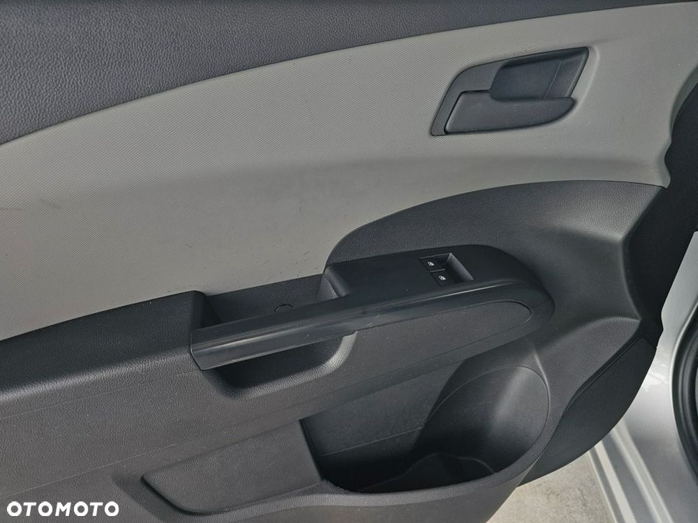 Chevrolet Aveo - 12