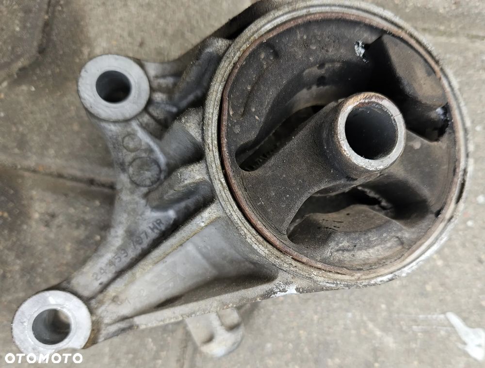 Opel Zafira B 2.2 16V Direct poduszka łapa skrzyni biegów 24459797