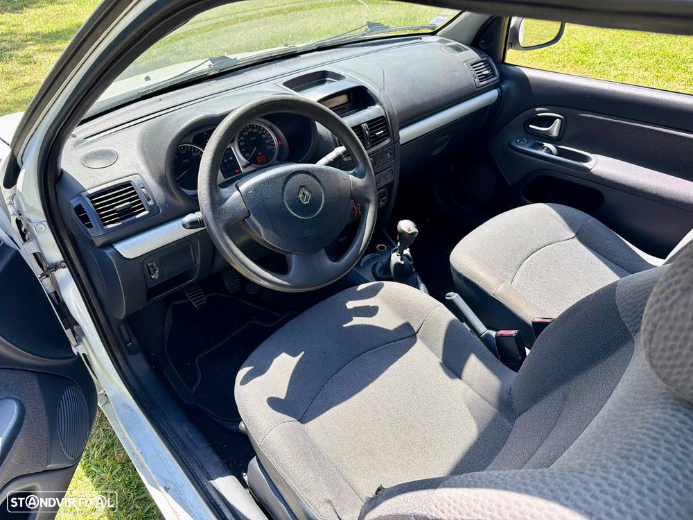 Renault Clio - 31