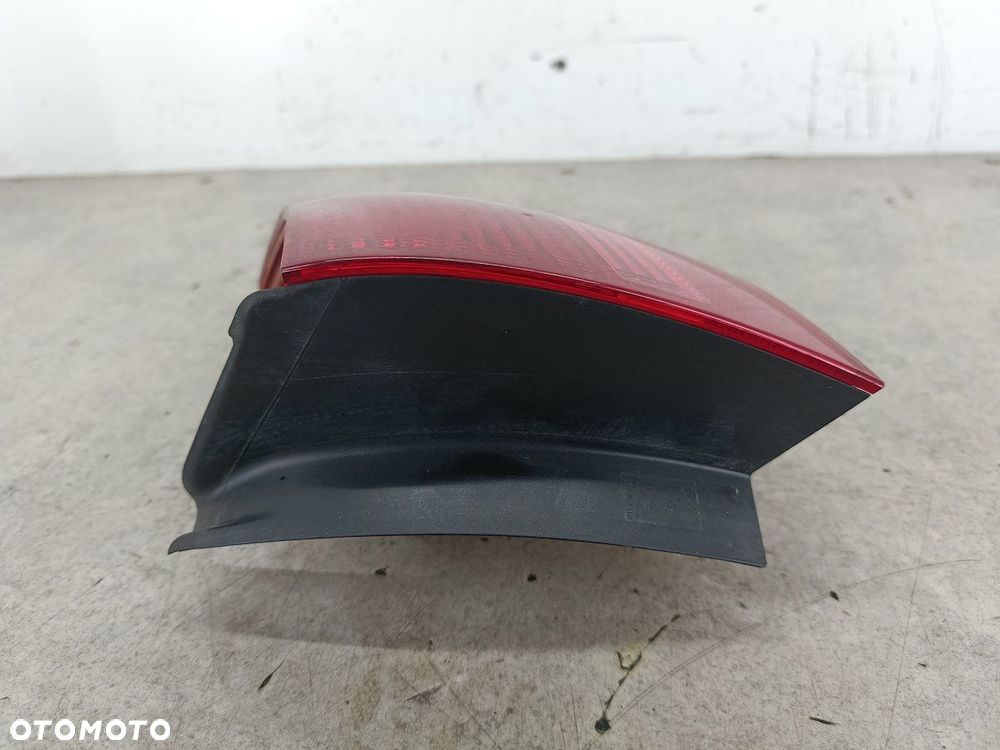 LAMPA TYLNA PRAWA AUDI A6 C6 4F9945096 89037746  VALEO - 6