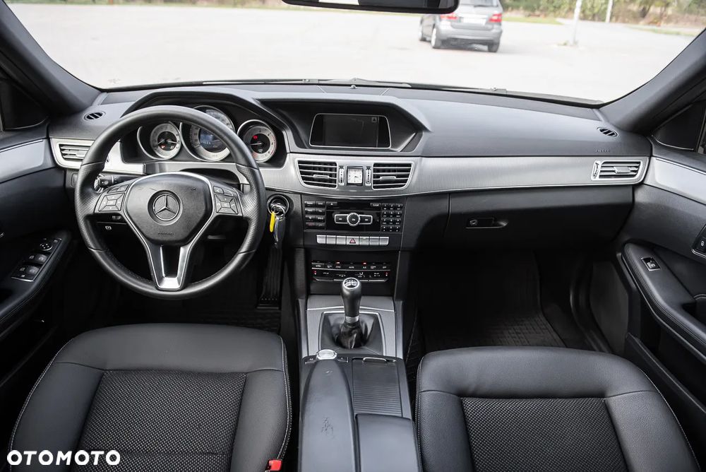 Mercedes-Benz Klasa E 200 CDI Avantgarde - 27