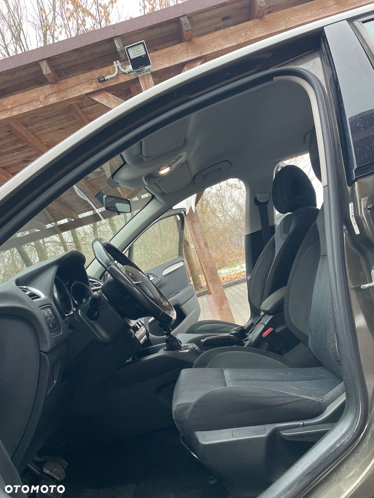 Citroën C4 HDi 110 Exclusive - 20