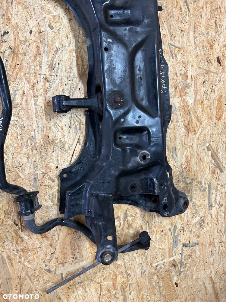 Toyota Yaris III sanki kołyska  wózek bez rdzy trawers 2011-2019 belka zawieszenia - 6