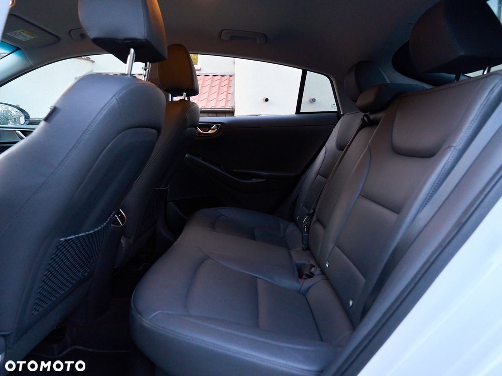 Hyundai IONIQ - 23