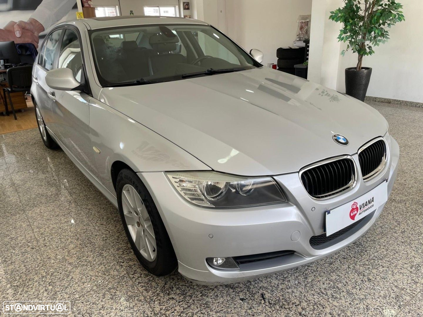 BMW 320 d EfficientDynamics Navigation - 3