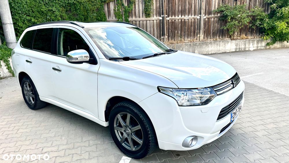 Mitsubishi Outlander 2.0 4WD Plug-In Hybrid - 3