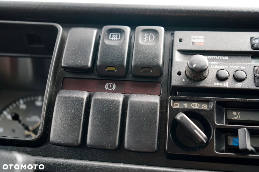 Volkswagen Golf - 33