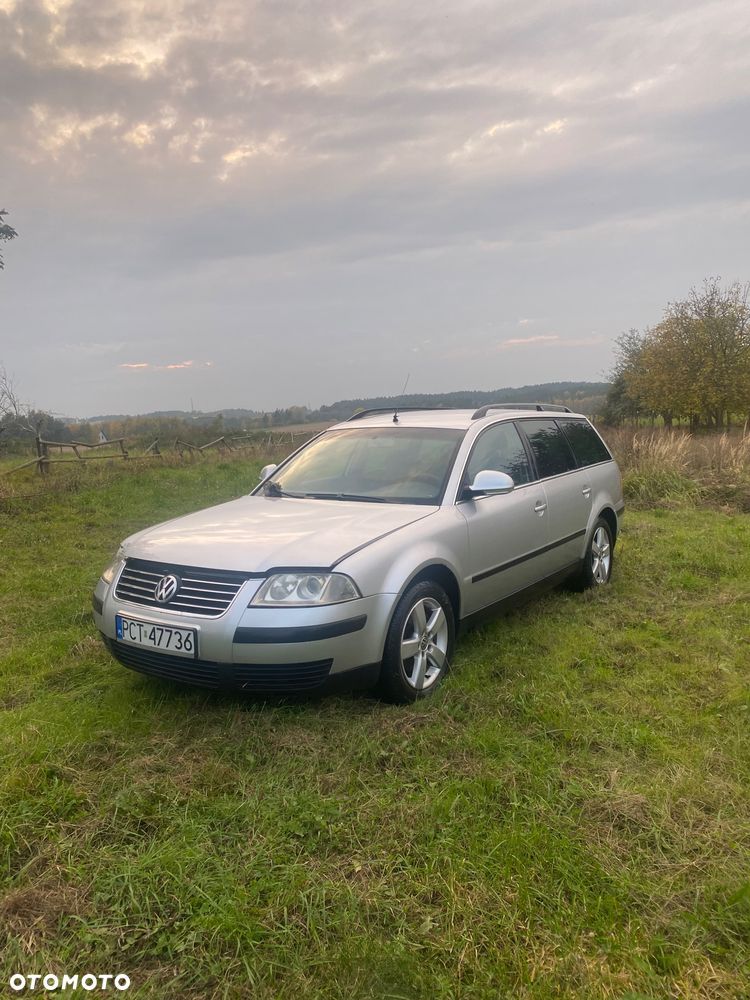Volkswagen Passat - 1