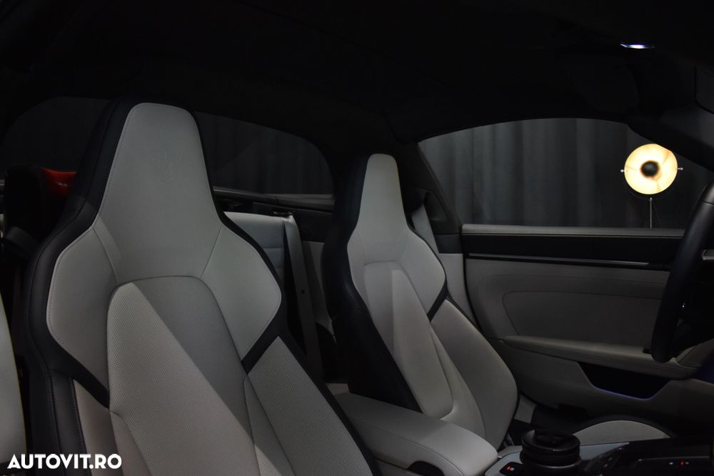PORSCHE 911 2025 — imagine 13