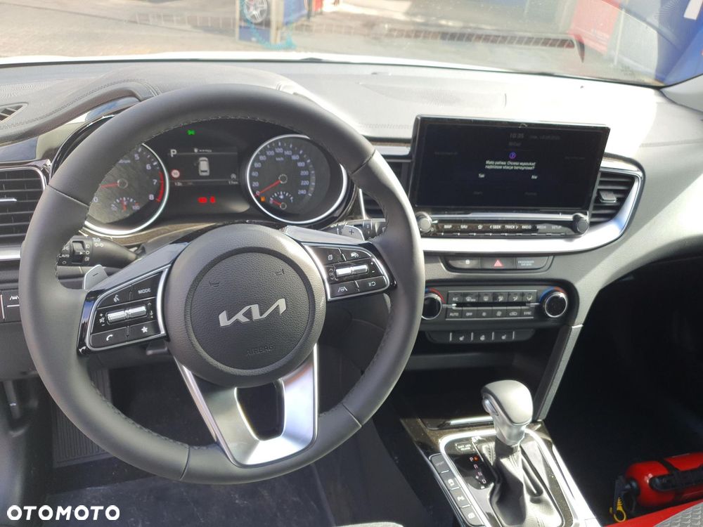 Kia Ceed - 13
