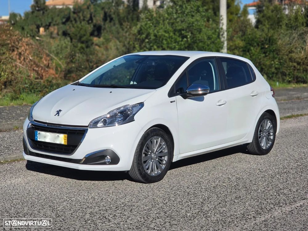 Peugeot 208 1.2 PureTech Style - 1