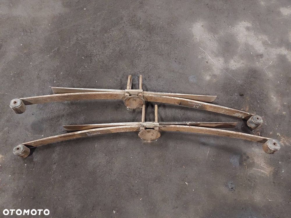 RESOR PIÓROWY TYŁ VOLKSWAGEN LT 35 BLIŹNIAK - 1