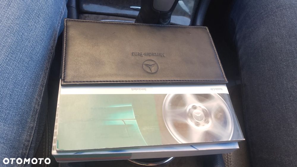 Mercedes-Benz Klasa E 240 4Matic Avantgarde - 24