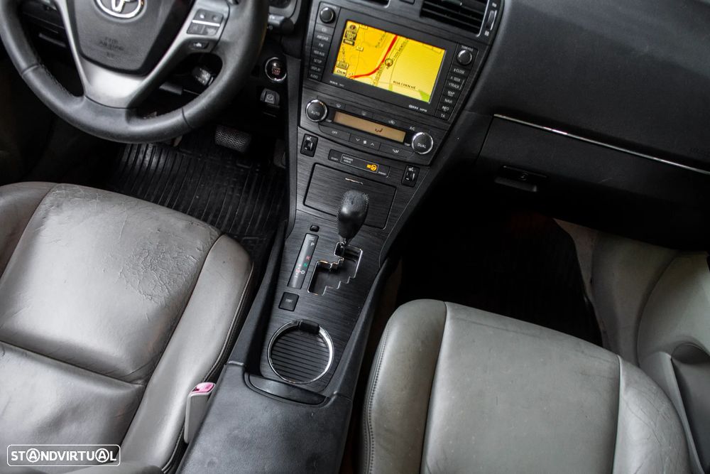 Toyota Avensis SW 2.2 D-CAT Premium - 36