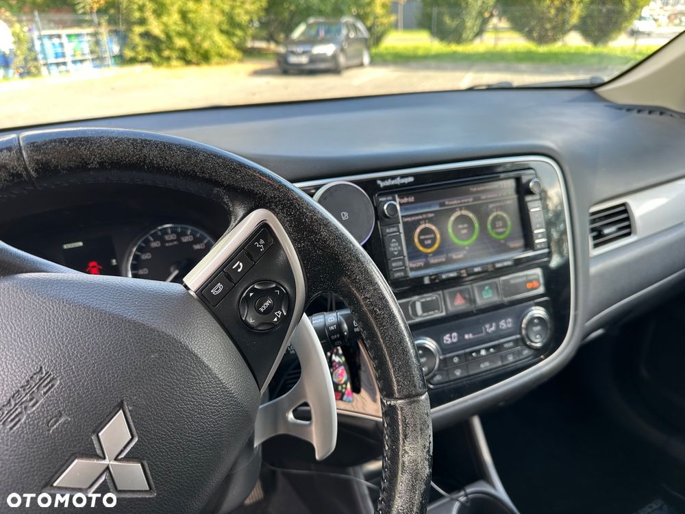 Mitsubishi Outlander Instyle NAVI - 10