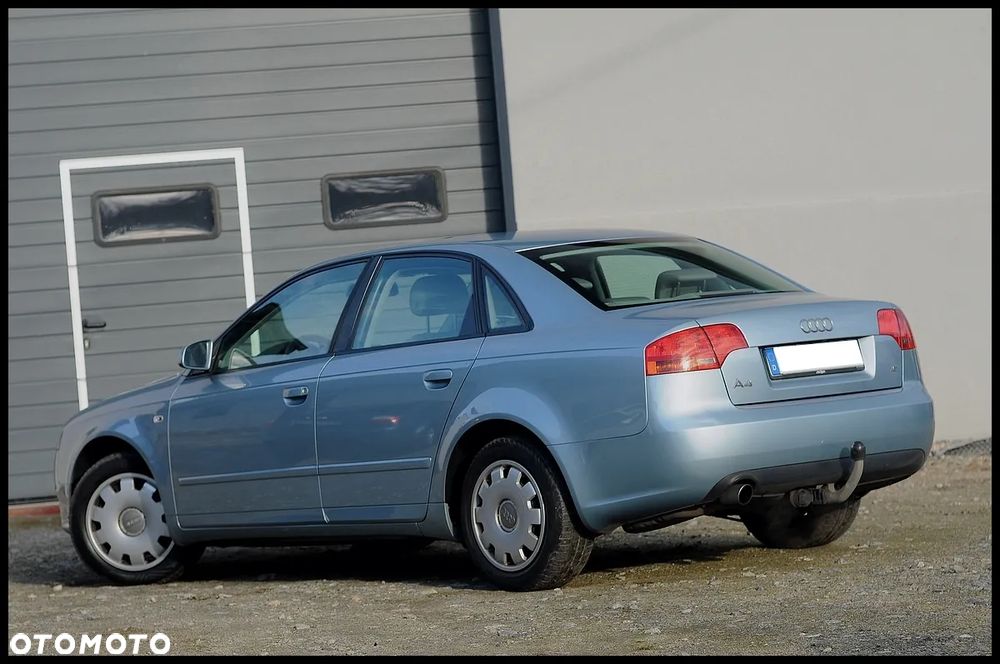 Audi A4 Limousine - 4