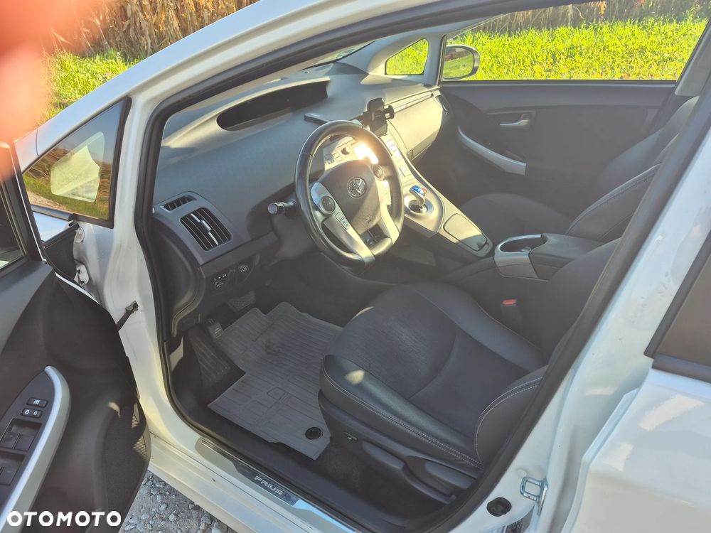 Toyota Prius 1.8 HSD Premium - 9