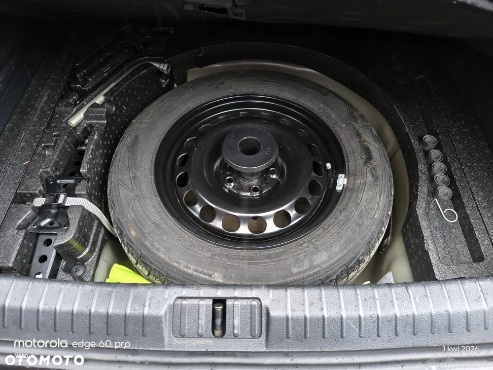 Volkswagen Passat - 13