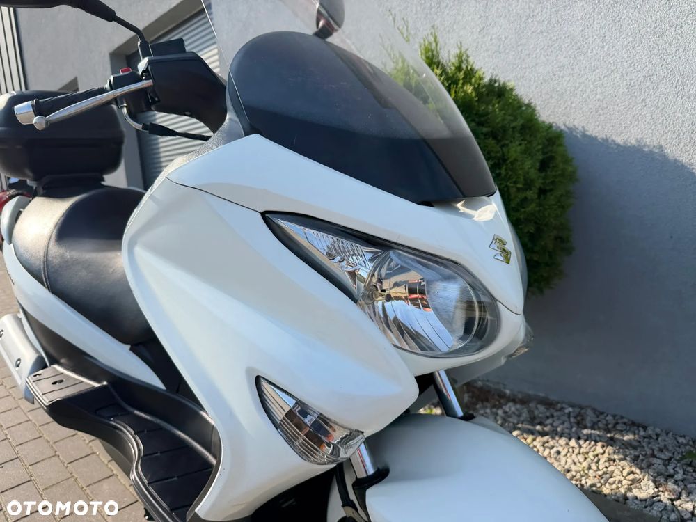 Suzuki Burgman - 10