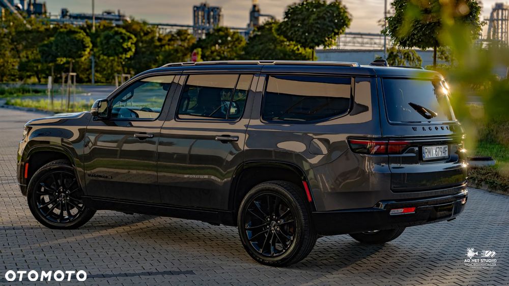 Jeep Wagoneer - 9