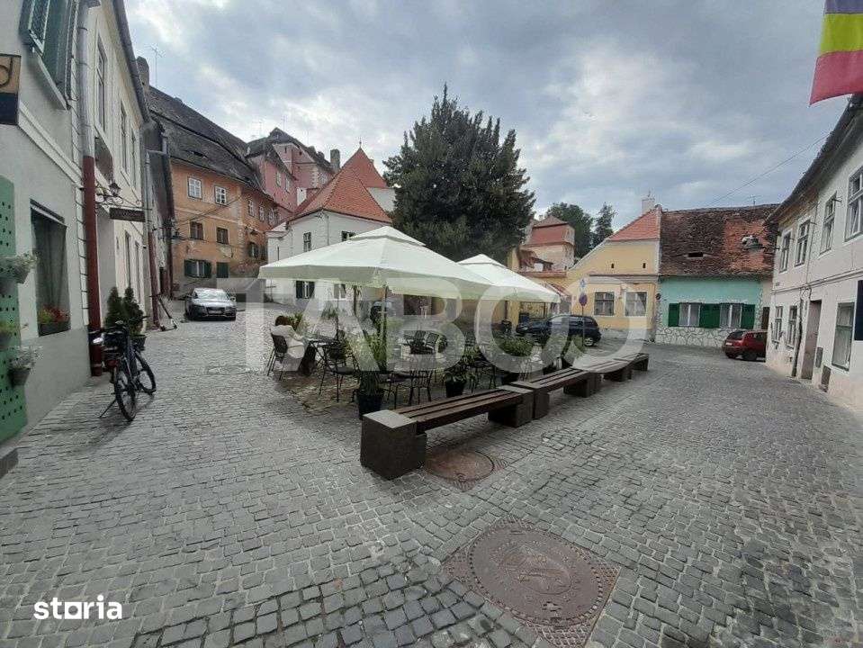 Garsoniera cocheta 30 mp la parter de vanzare Ultracentral Sibiu - Imagine principală: 2/18