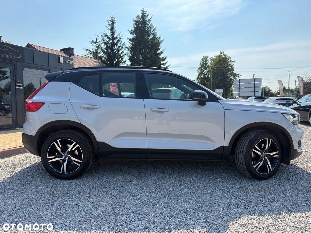 Volvo XC 40 D4 AWD Geartronic R-Design - 31