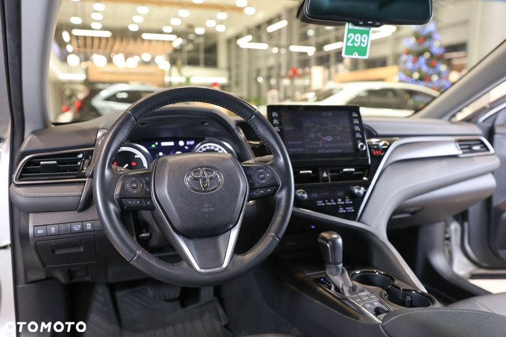 Toyota Camry - 23
