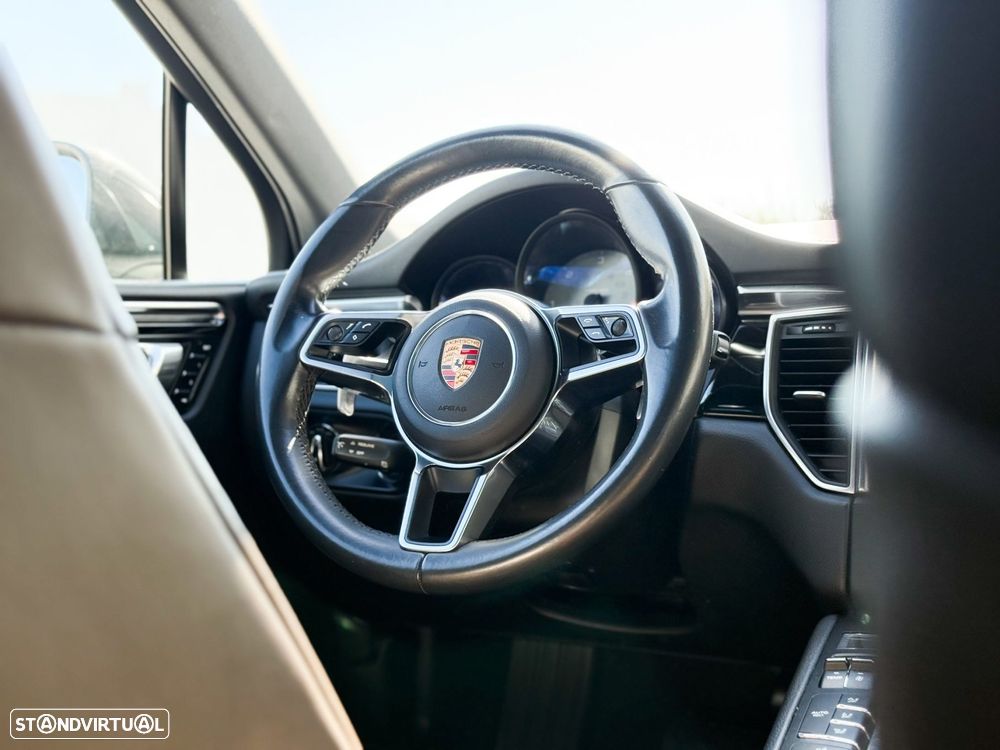 Porsche Macan S - 33