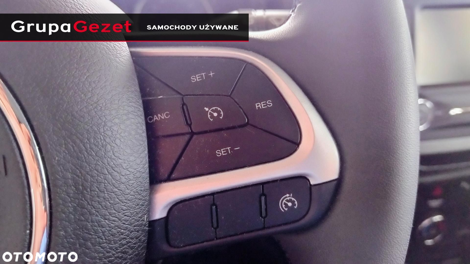 Jeep Renegade - 16