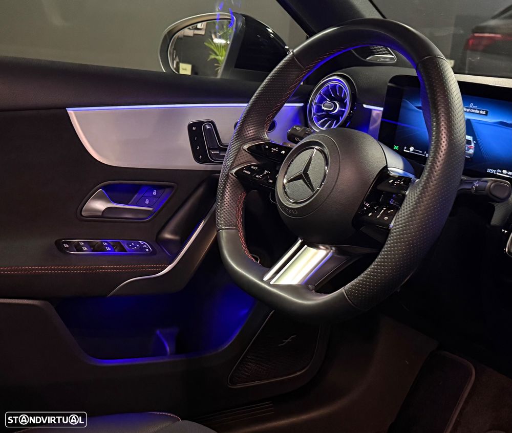 Mercedes-Benz A 250 e 8G-DCT AMG Line - 35