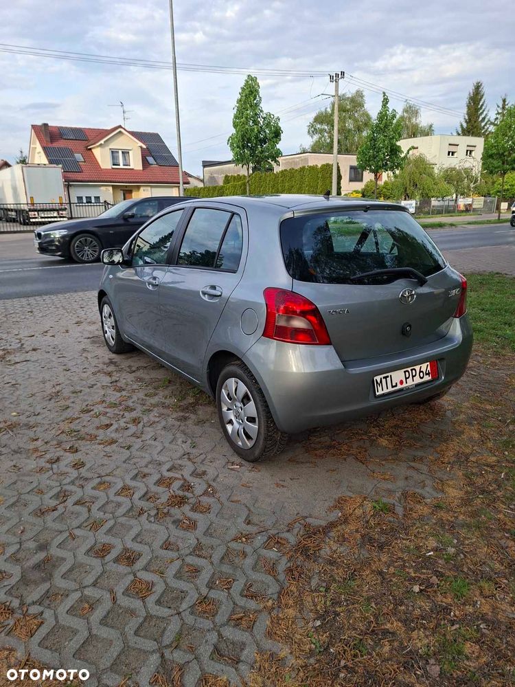 Toyota Yaris 1.3 Sol MM - 4