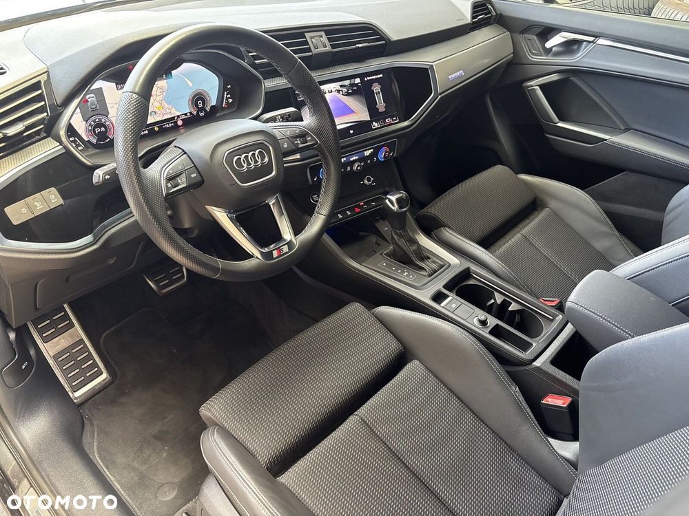Audi Q3 - 18