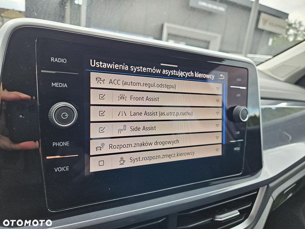 Volkswagen T-Roc - 22