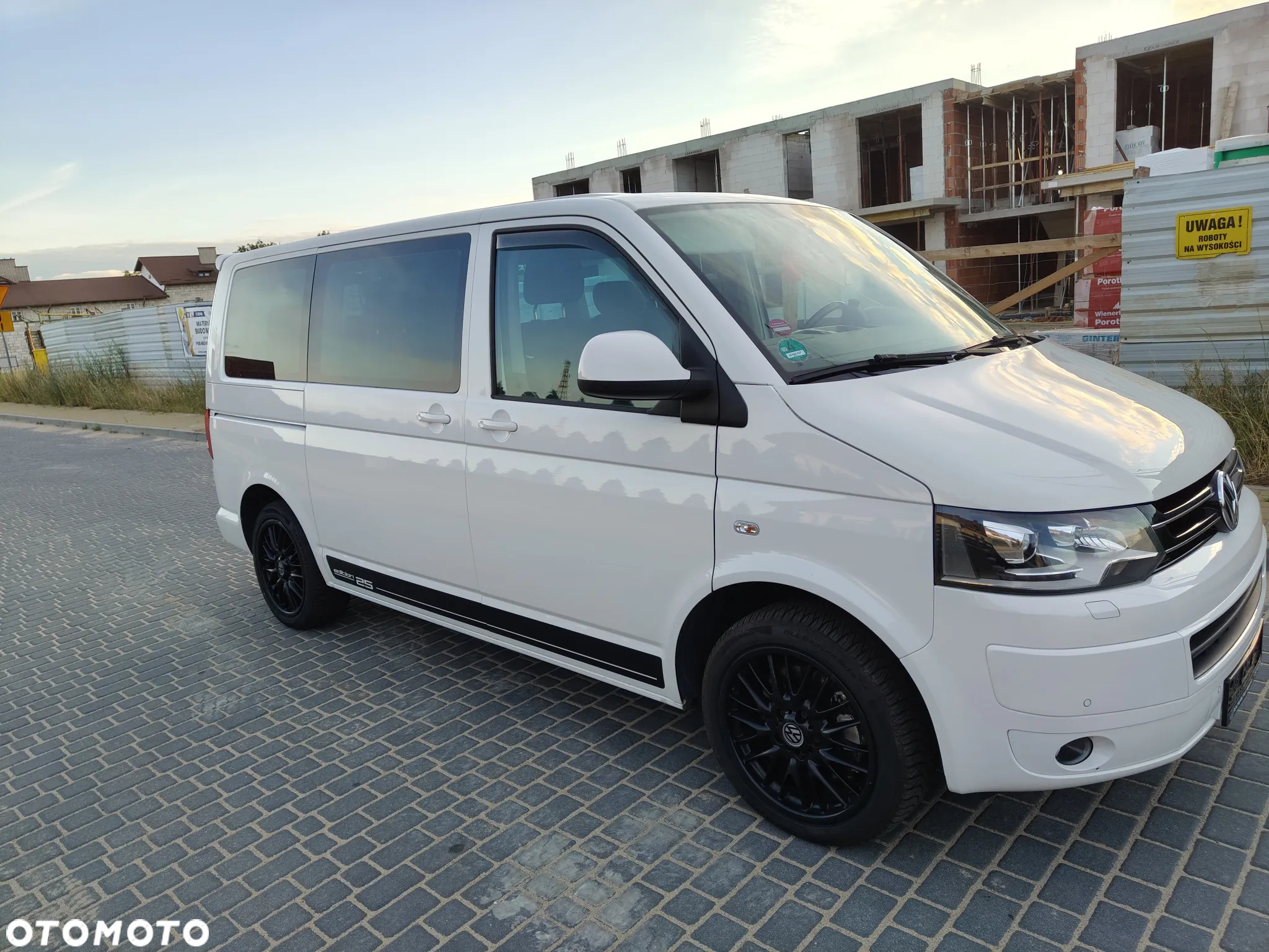Volkswagen Multivan - 14