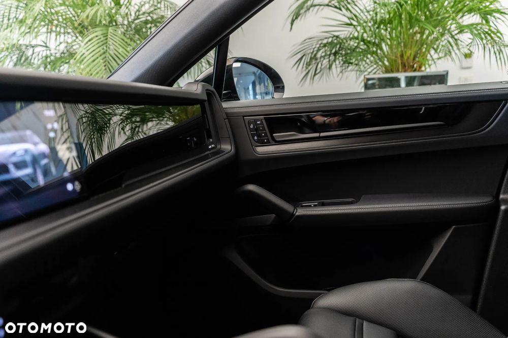 Porsche Cayenne Black Edition - 27