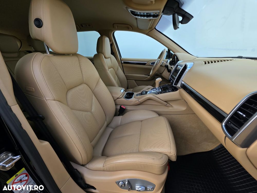 Porsche Cayenne 3.0TD TipTronic - 24