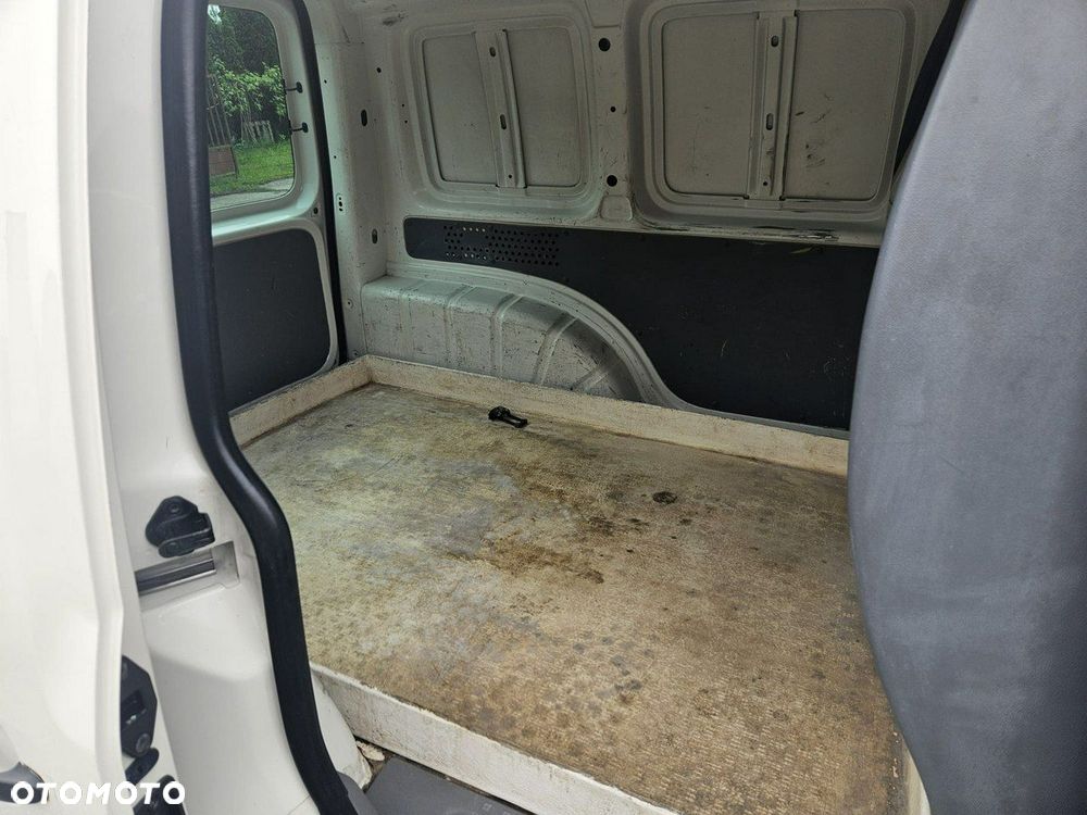 Volkswagen Caddy - 13