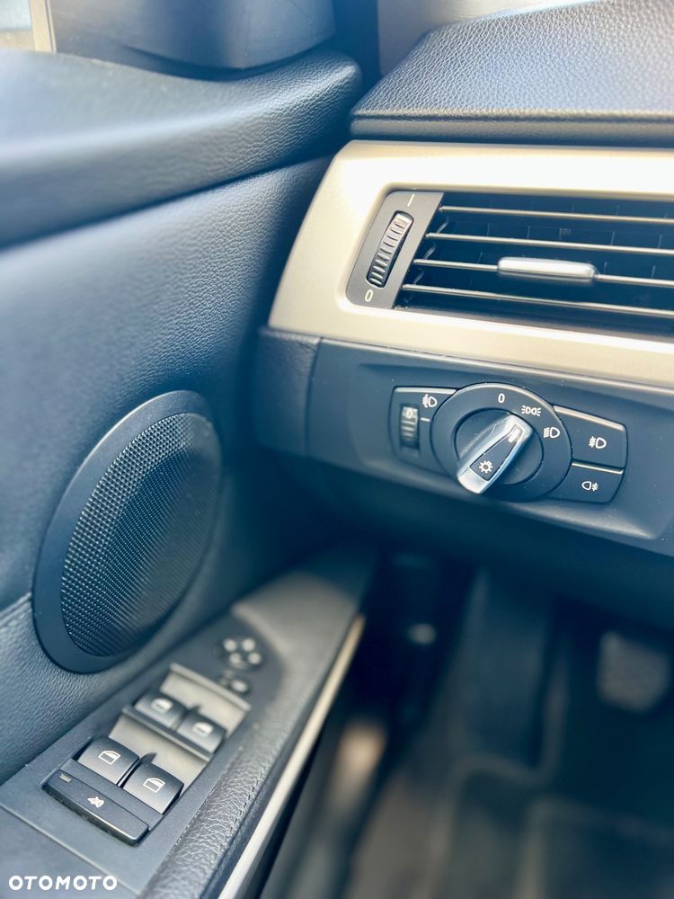 BMW Seria 3 318d - 25