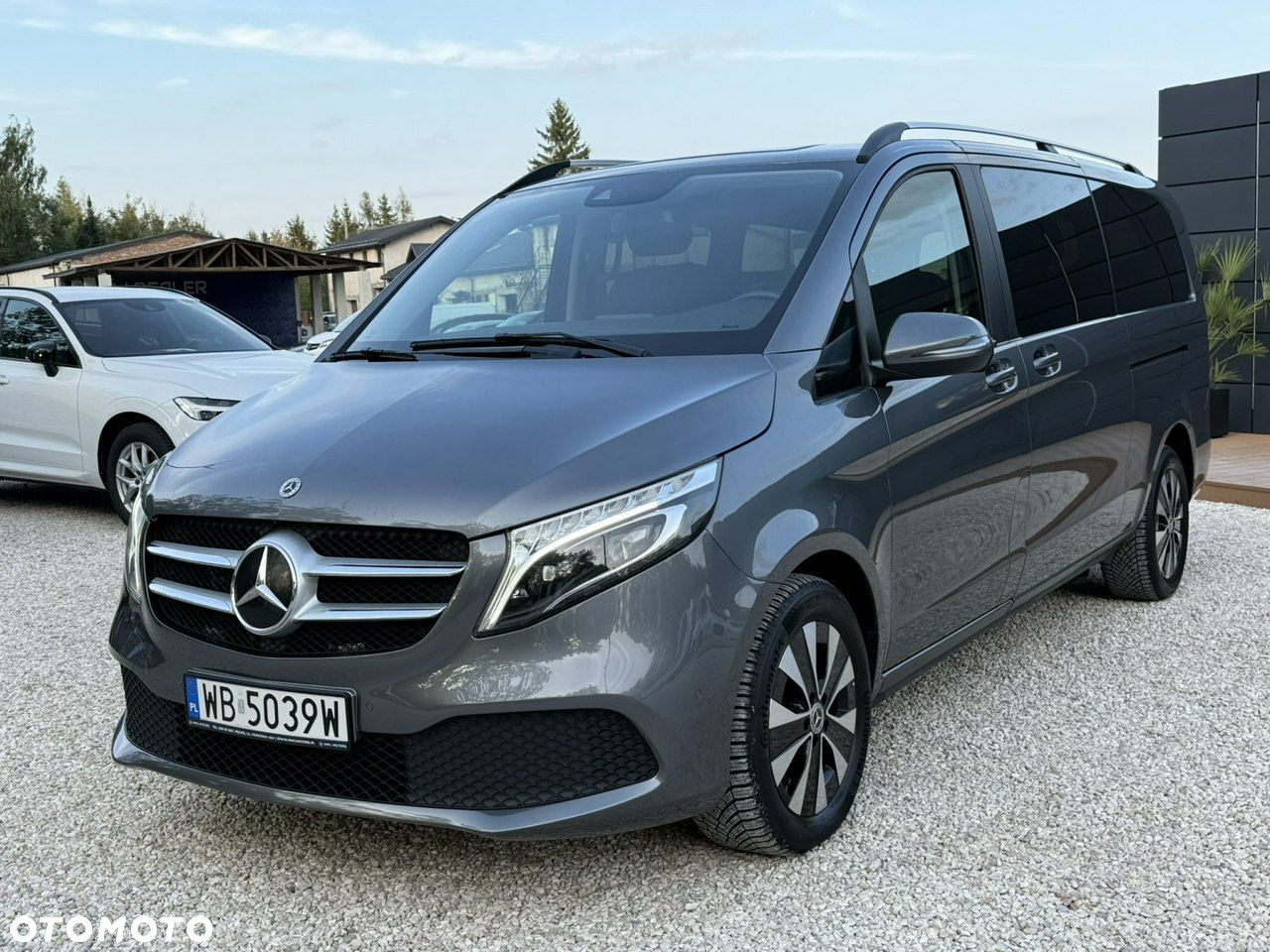 Mercedes-Benz Klasa V - 8