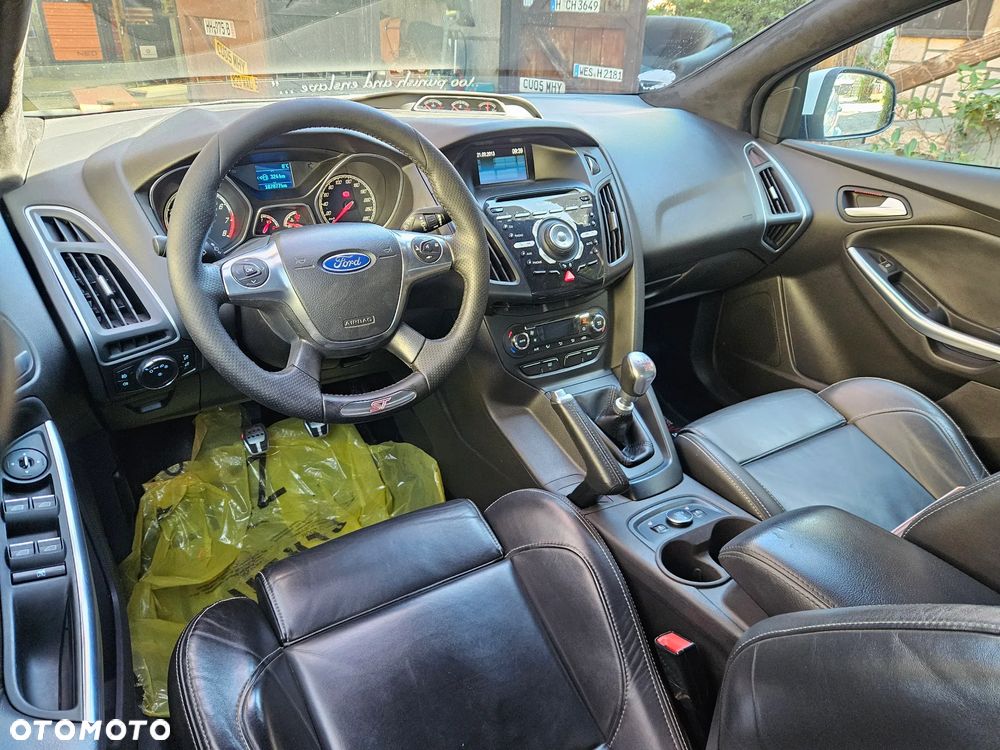 Ford Focus 2.0 EcoBoost ST mit Leder-Sport-Paket - 28