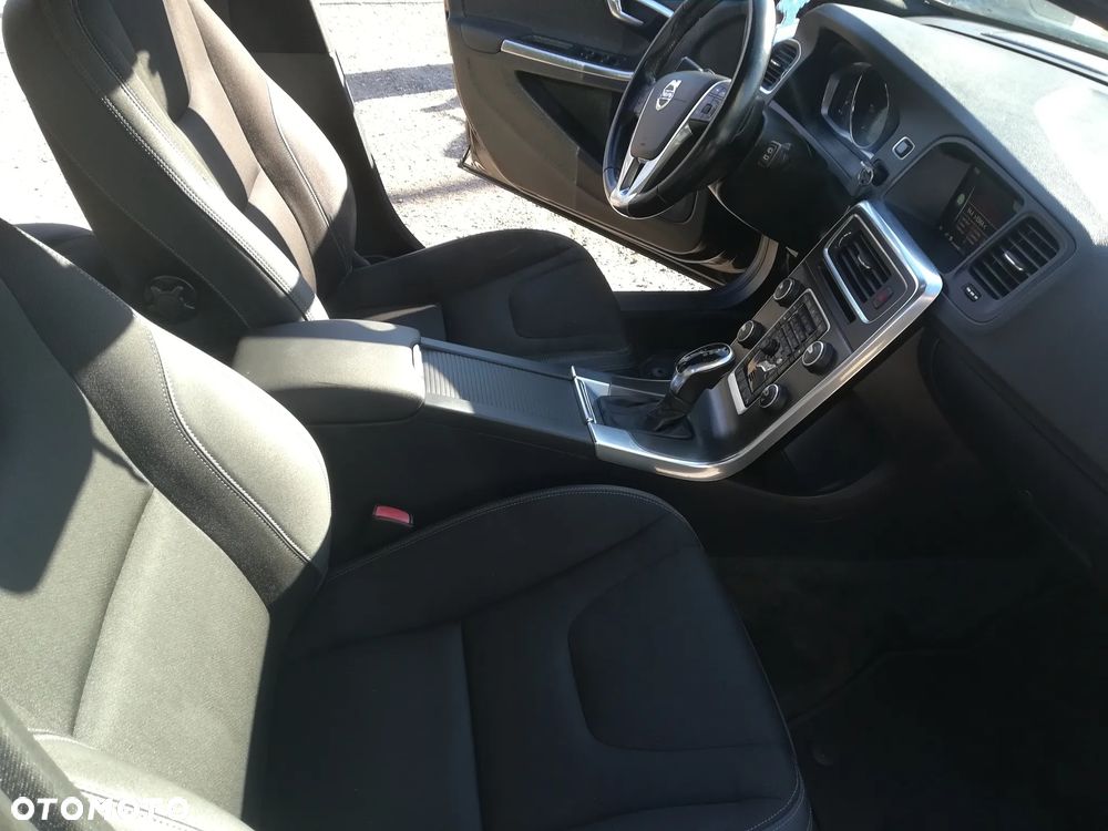 Volvo V60 D4 Geartronic Momentum - 11
