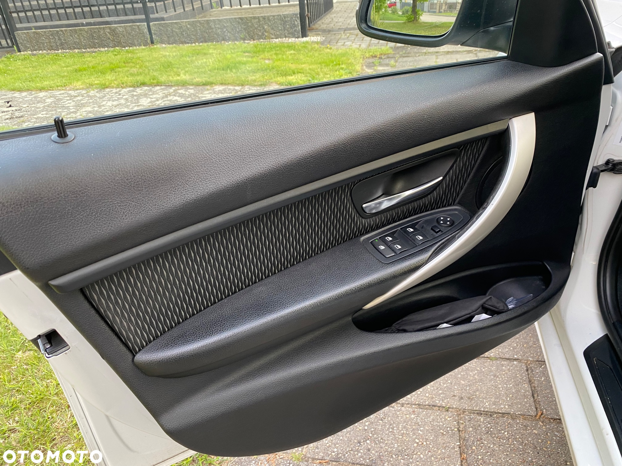 BMW Seria 3 318d - 17